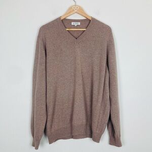 Kinross classic tan 100% cashmere v-neck lightweight sweater. Size XL
